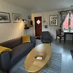Apartment Charming Rorbu Lofoten *
